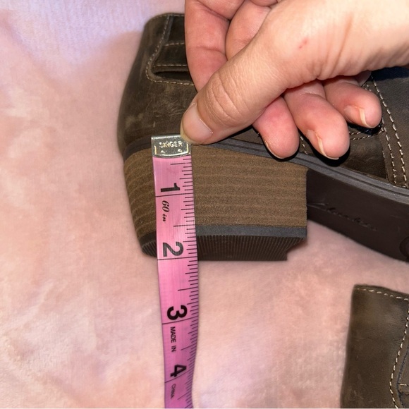 Clarks Charlten Grace brown leather booties short block heel size 8.5 - Picture 9 of 9